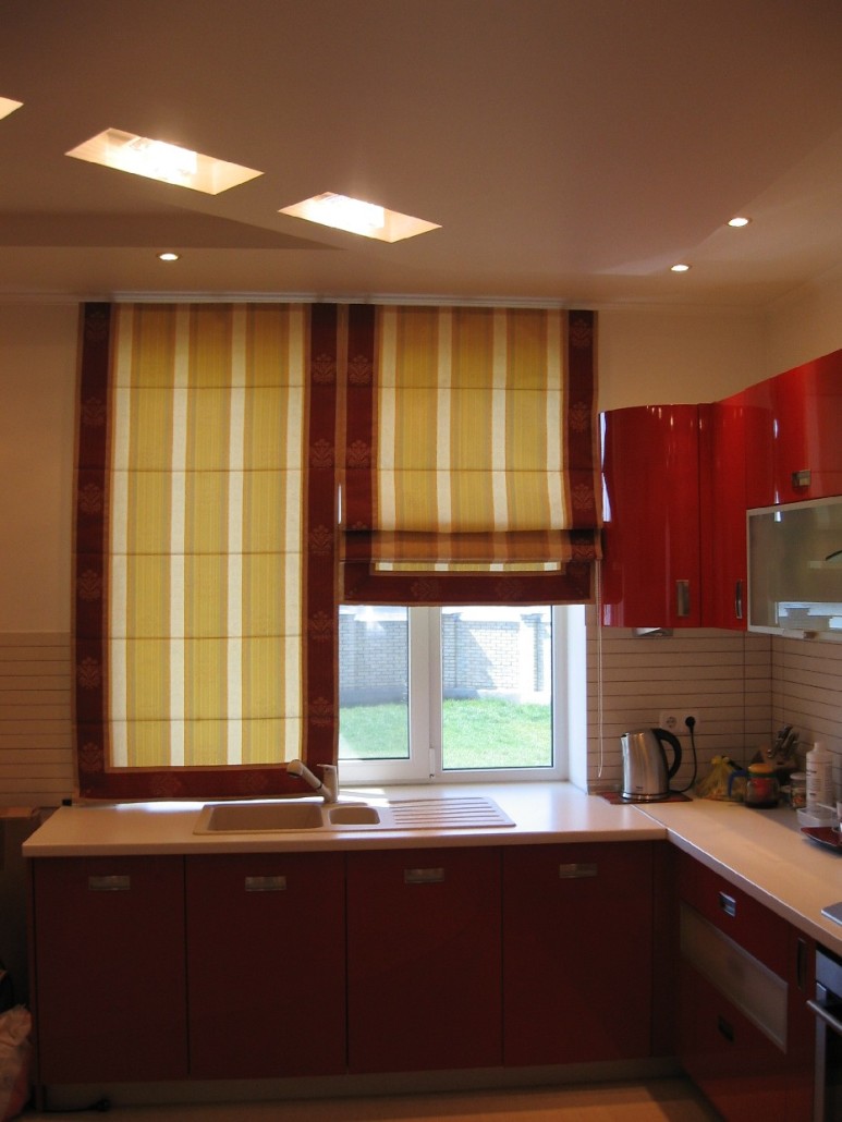 Римская штора на кухню